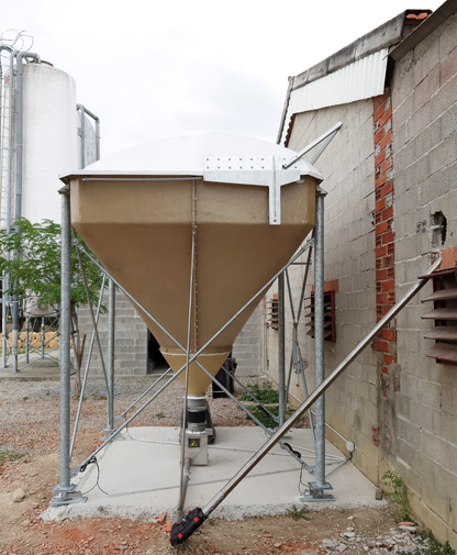 Produzione feedhopper silos per mangimi